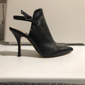 Vince Camuto Keveen Leather Pointed Toe Shooties